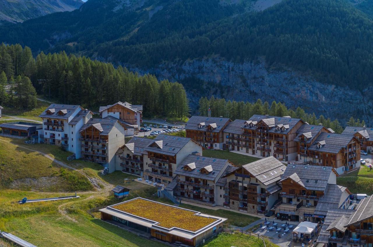Aparthotel Les Terrasses du Soleil d'Or By Infini Mountain Les Orres Exterior foto
