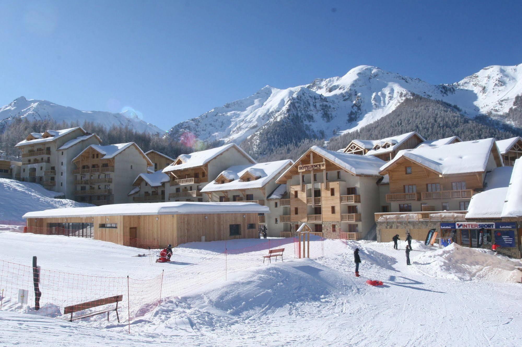 Aparthotel Les Terrasses du Soleil d'Or By Infini Mountain Les Orres Exterior foto